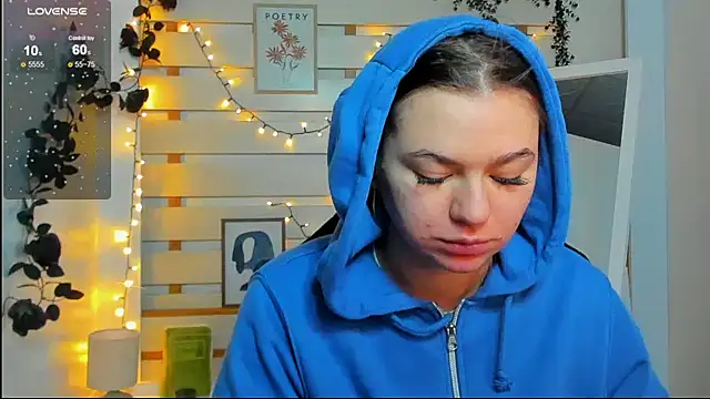 Snapshot of Josephine_Kiss chatting on 02-10-26, 11:47 Josephine Kiss online show from 02-10-26, 11:47