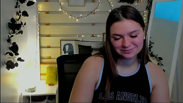 Snapshot of Josephine_Kiss chatting on 03-01-26, 01:35 Josephine Kiss online show from 03-01-26, 01:35