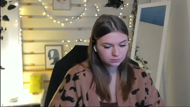 Snapshot of Josephine_Kiss chatting on 03-02-26, 12:34 Josephine Kiss online show from 03-02-26, 12:34