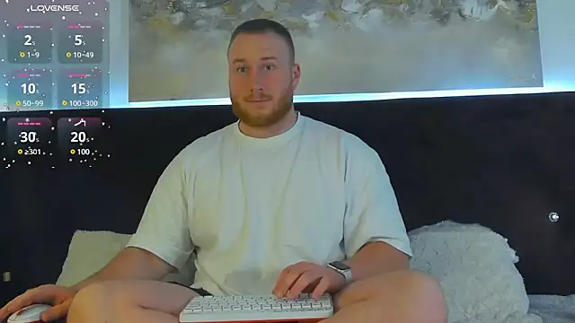 Snapshot of RoddyStill chatting on 01-13-25, 07:43 RoddyStill online show from 01-13-25, 07:43