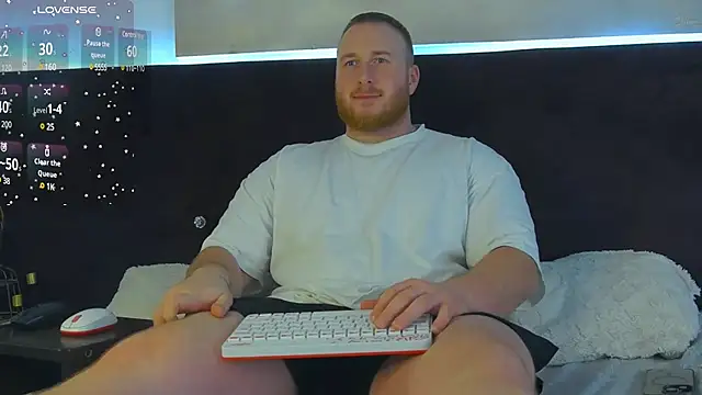 Snapshot of RoddyStill chatting on 01-13-25, 10:47 RoddyStill online show from 01-13-25, 10:47