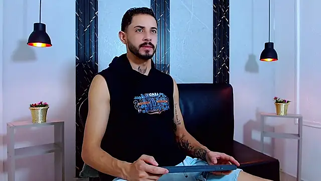 Erick Wall online show from 07-18-26, 01:54