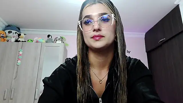 Snapshot of caroline_jonson chatting on 01-03-25, 09:47 caroline jonson online show from 01-03-25, 09:47