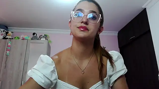 Snapshot of caroline_jonson chatting on 01-09-25, 07:08 caroline jonson online show from 01-09-25, 07:08