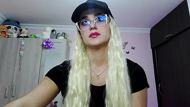 Snapshot of caroline_jonson chatting on 02-23-25, 09:59 caroline jonson online show from 02-23-25, 09:59