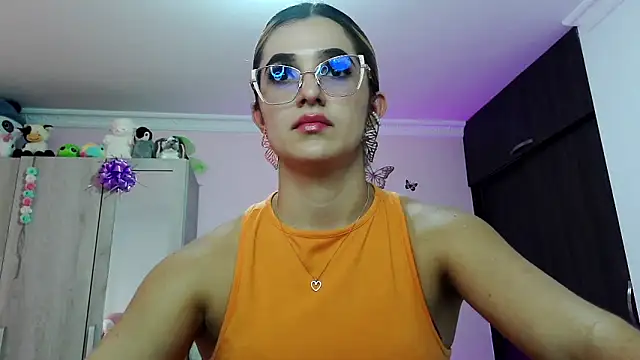 Snapshot of caroline_jonson chatting on 03-14-25, 06:18 caroline jonson online show from 03-14-25, 06:18