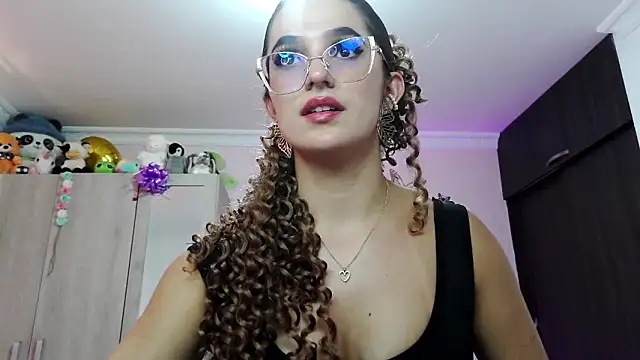 Snapshot of caroline_jonson chatting on 03-20-25, 07:25 caroline jonson online show from 03-20-25, 07:25