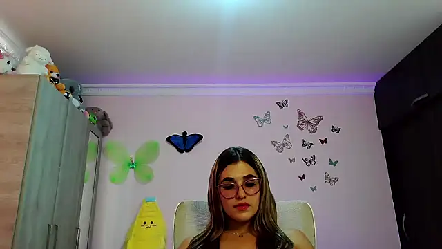 Snapshot of caroline_jonson chatting on 09-10-25, 02:17 caroline jonson online show from 09-10-25, 02:17