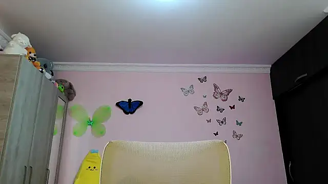 Snapshot of caroline_jonson chatting on 10-10-25, 04:39 caroline jonson online show from 10-10-25, 04:39