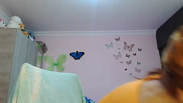 Snapshot of caroline_jonson chatting on 11-14-25, 08:29 caroline jonson online show from 11-14-25, 08:29