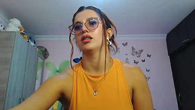 Snapshot of caroline_jonson chatting on 11-18-25, 07:29 caroline jonson online show from 11-18-25, 07:29