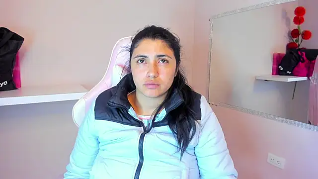 Snapshot of Danna_777_ chatting on 12-21-24, 07:56 Danna 777  online show from 12-21-24, 07:56