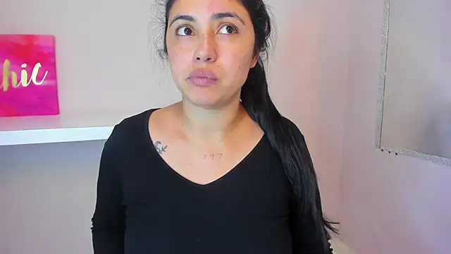Snapshot of Danna_777_ chatting on 12-29-24, 07:28 Danna 777  online show from 12-29-24, 07:28
