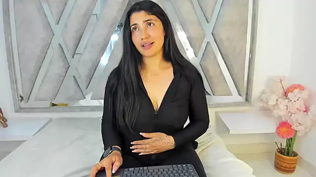 Snapshot of Danna_777_ chatting on 02-18-25, 03:31 Danna 777  online show from 02-18-25, 03:31