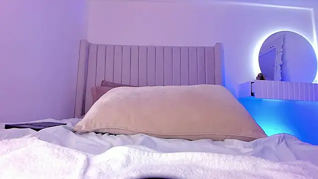 Shelynna azzul online show from 02-26-25, 02:04