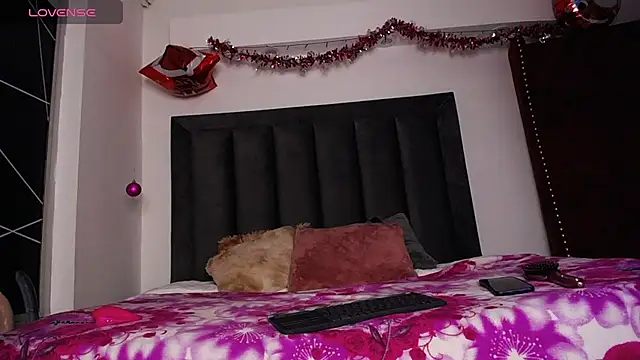 Tifanny Sweett online show from 12-19-24, 12:24