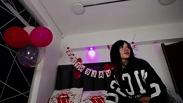 Tifanny Sweett online show from 02-13-25, 04:32