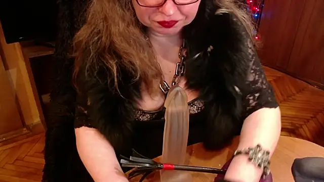 Miss Tress online show from 12-18-24, 12:43