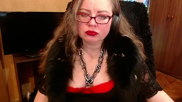 Miss Tress online show from 12-24-24, 07:33