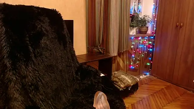 Miss Tress online show from 12-29-24, 03:11