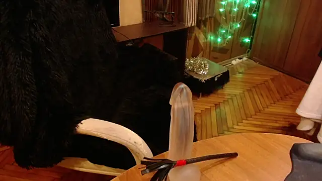 Miss Tress online show from 02-13-25, 02:45