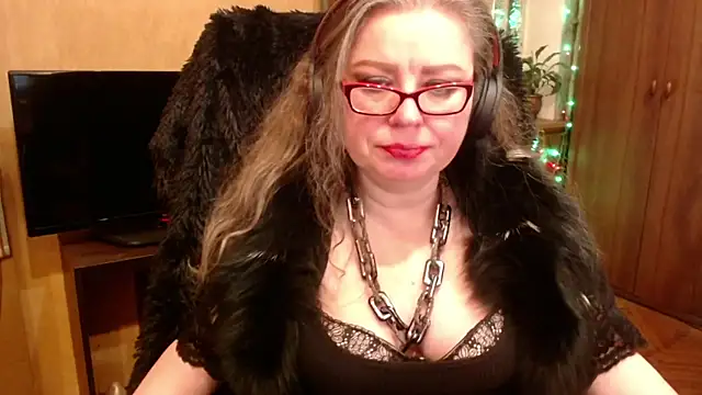 Miss Tress online show from 02-14-25, 06:19