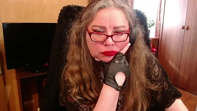 Miss Tress online show from 03-09-25, 07:23