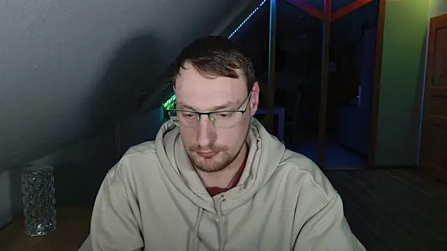 Snapshot of Relsxboy chatting on 03-05-25, 09:48 Relsxboy online show from 03-05-25, 09:48