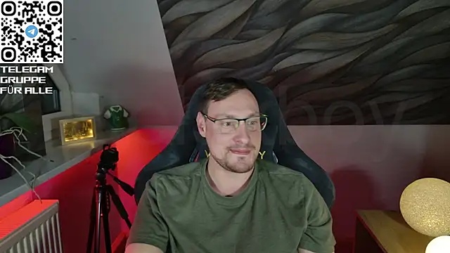 Snapshot of Relsxboy chatting on 09-27-25, 10:48 Relsxboy online show from 09-27-25, 10:48