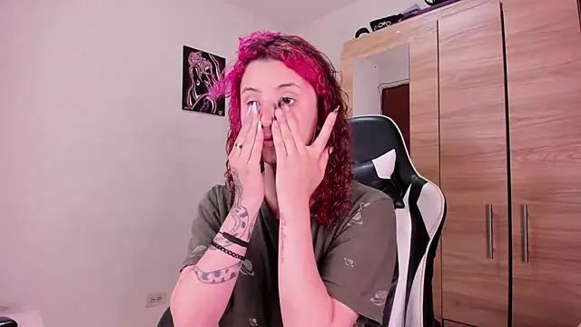 valent 27 online show from 10-17-25, 03:53