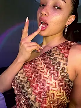 MisFrekcles  online show from 12-19-25, 11:17