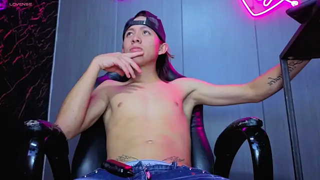 kevinbigcokc18 online show from 11-19-25, 05:29