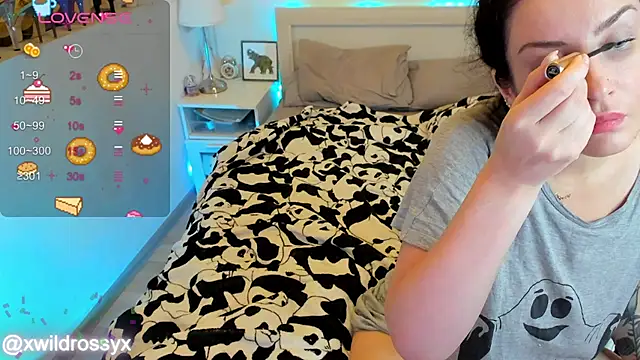 Snapshot of wildrossy chatting on 09-29-25, 03:22 wildrossy online show from 09-29-25, 03:22