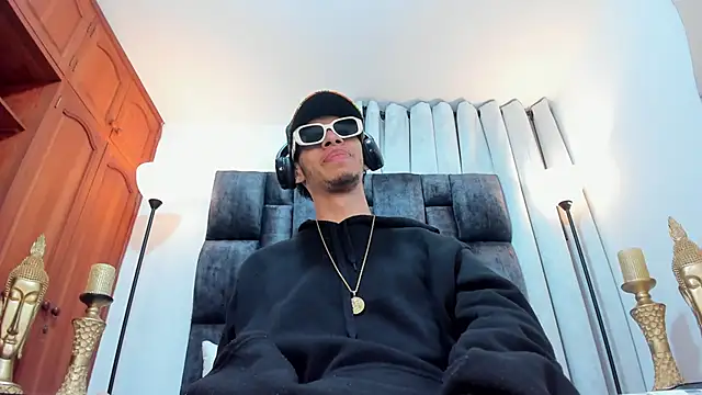 Snapshot of TomyMosterCock chatting on 01-14-25, 12:00 TomyMosterCock online show from 01-14-25, 12:00