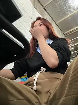 Snapshot of Emily_9xx chatting on 12-23-24, 07:28 Emily 9xx online show from 12-23-24, 07:28