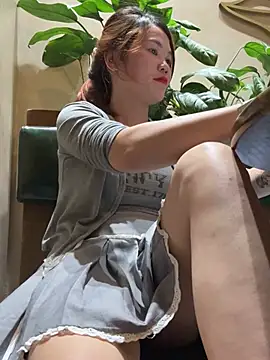 Snapshot of Emily_9xx chatting on 03-21-25, 11:12 Emily 9xx online show from 03-21-25, 11:12