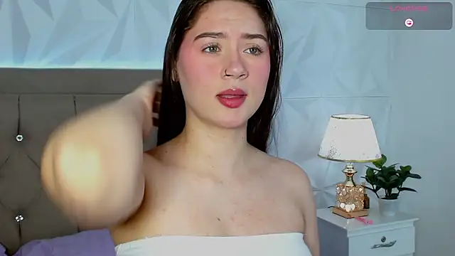 Snapshot of Gwen_drew chatting on 05-15-26, 01:07 Gwen drew online show from 05-15-26, 01:07