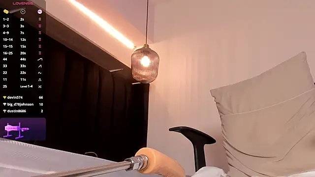 Snapshot of AllisonRoberts_ chatting on 02-01-25, 11:27 AllisonRoberts online show from 02-01-25, 11:27