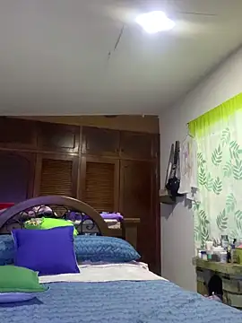 Snapshot of AllisonRoberts_ chatting on 09-29-25, 01:11 AllisonRoberts online show from 09-29-25, 01:11