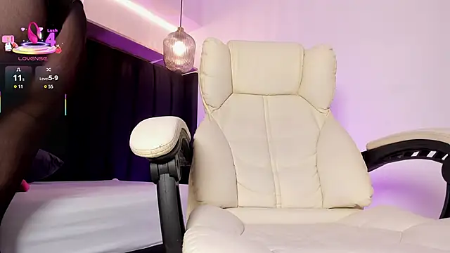 Snapshot of AllisonRoberts_ chatting on 10-09-25, 07:56 AllisonRoberts online show from 10-09-25, 07:56