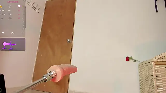 Snapshot of AllisonRoberts_ chatting on 11-06-25, 11:33 AllisonRoberts online show from 11-06-25, 11:33