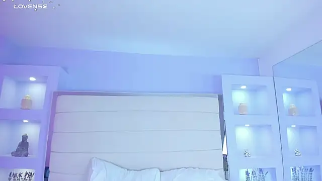 Snapshot of JessyEvans chatting on 02-25-25, 02:14 JessyEvans online show from 02-25-25, 02:14