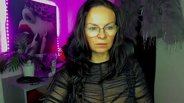 HelenLuxx online show from 02-15-26, 07:32