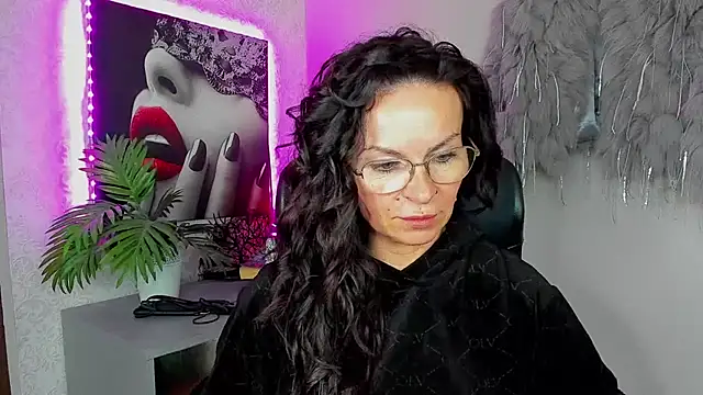 HelenLuxx online show from 04-23-26, 03:14