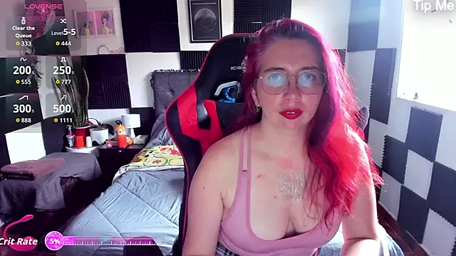 Snapshot of Ursula_fire chatting on 09-12-25, 09:48 Ursula fire online show from 09-12-25, 09:48