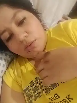 Snapshot of keterinjones--11 chatting on 10-17-25, 08:06 keterinjones--11 online show from 10-17-25, 08:06