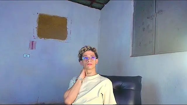 Snapshot of mateodeamjo chatting on 01-11-26, 01:32 mateodeamjo online show from 01-11-26, 01:32