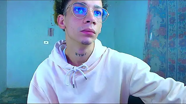 Snapshot of mateodeamjo chatting on 02-09-26, 02:43 mateodeamjo online show from 02-09-26, 02:43