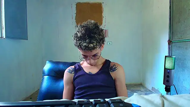 Snapshot of mateodeamjo chatting on 02-13-26, 02:13 mateodeamjo online show from 02-13-26, 02:13