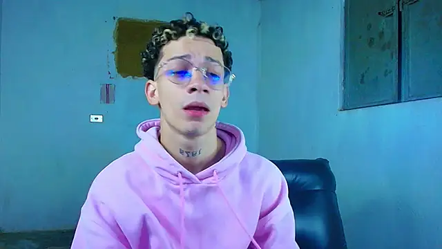 Snapshot of mateodeamjo chatting on 03-09-26, 02:15 mateodeamjo online show from 03-09-26, 02:15